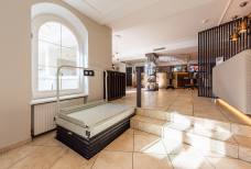 Hotel Gnaid - Rezeption und Bar