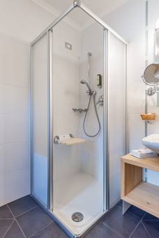 Hotel Teresa - Bagno della camera accessibile Fanes
