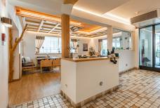 Hotel Teresa - Rampa per il Bar Pasticceria Gelateria