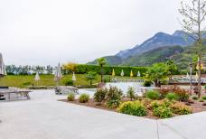 Garten und Spielplatz