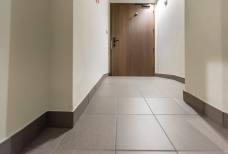 Rampa dall'ascensore 140x110 cm al piano -1 (camera accessibile, bagno accessibile, ascensore 120x80 cm)