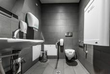 Toilette Eingangsbereich Thermen