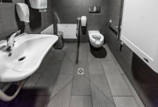 Toilette Eingangsbereich Thermen
