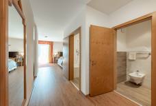 Bad Zimmer 106