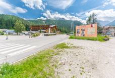 Zugangsweg zum Haupthaus Bad Moos Dolomites Spa Resort