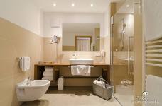 Alpenhotel Panorama: Bagno camera accessibile