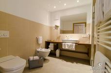 Alpenhotel Panorama: Bagno camera accessibile