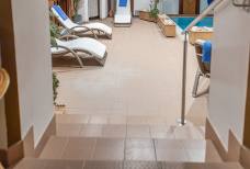 Hotel Tschurtschenthaler - Gradini per la piscina coperta