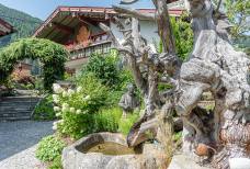 Museo dei presepi Maranatha - Rampa esterna per la mostra maschere