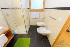 Appartementhaus Fuchsmaurer - Badezimmer Monolokal