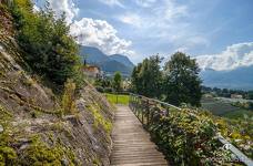 Freibad Schenna - Rampe zum Garten und zum Schwimmbad