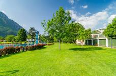 Lido di Bolzano: Prato e parco giochi