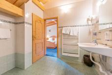 Hotel Jú Furcia - Passo Furcia - San Vigilio di Marebbe: Bagno camera 209