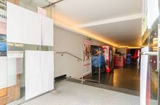Cinema Stella: Rampa interna all'ingresso