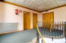 Filmclub Bozen im Kolpinghaus Bruneck: Treppe ins Obergeschoss - Kinosaal Galerie