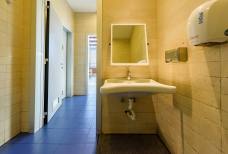 McDonalds Bozen: Behindertengerechte Toilette