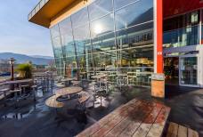 McDonalds Bozen: Terrasse