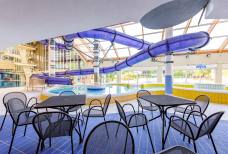 Piscina coperta di Bolzano - Terrazza del bar in piscina