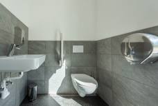 Speikboden - Sand in Taufers: Accessible toilet with nappy-changing table