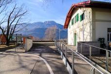 Zugangsrampe von der Bahnhofstraße zum Bahnsteig