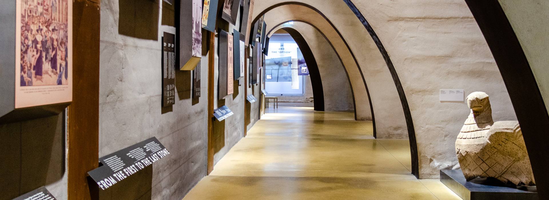 Dokumentations-Ausstellung im Siegesdenkmal