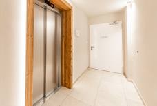 Golf Lodge - Ascensore notturno
