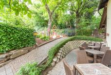 Pizzeria Ladurn - Zugangsrampe Spielplatz