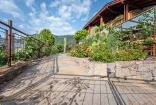 Agriturismo Preglhof - Rampa di accesso dal parcheggio all'appartamento vacanze