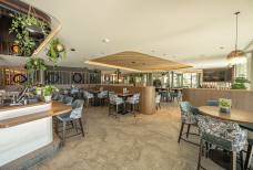DAS GERSTL Family Retreat - Bar und Terrasse