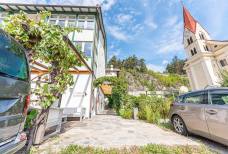 Hotel Gassenwirt - Stufe vom Parkplatz zum Hintereingang