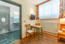 Hotel Gassenwirt - Bad barrierefreies Zimmer 313