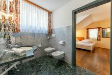 Hotel Gassenwirt - Bad barrierefreies Zimmer 313