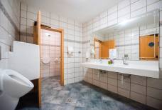 Hotel Alp Cron Moarhof - Bagno accessibile per ospiti con disabilità