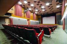 Filmclub Bolzano nel Kolpinghaus Brunico: Sala cinema