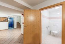Hotel Wochtla Buam - Barrierefreie Toilette Untergeschoss