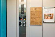 Fahrstuhl rezeption